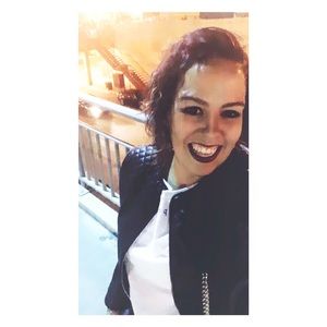 Meet your Posher, Laura